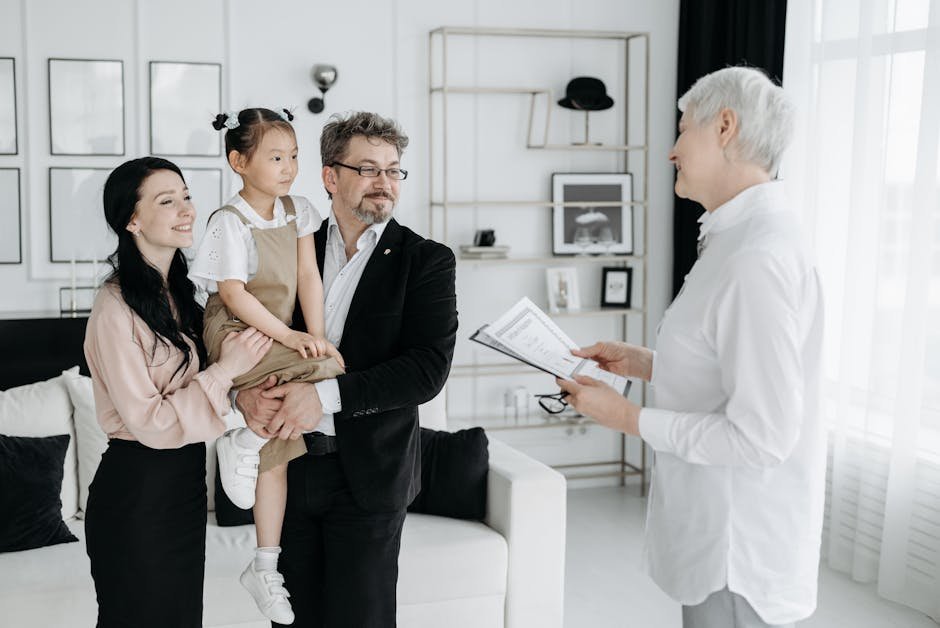 Family member meeting with social worker in psychiatric ED visitation room