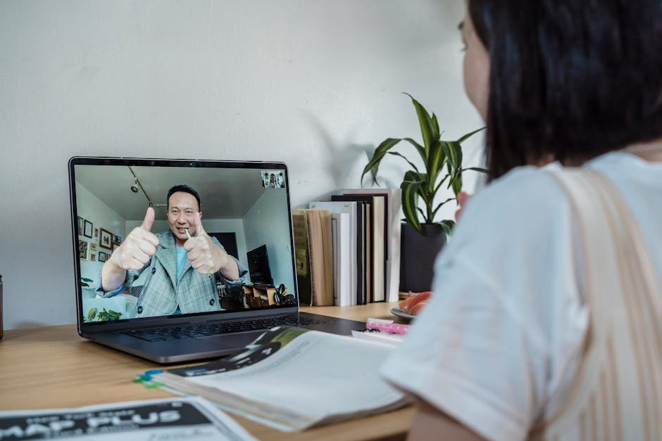 Employee accessing virtual coaching session through workplace wellness portal